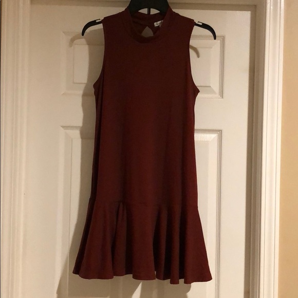 The Daisy - Sleeveless - Burgundy Dress